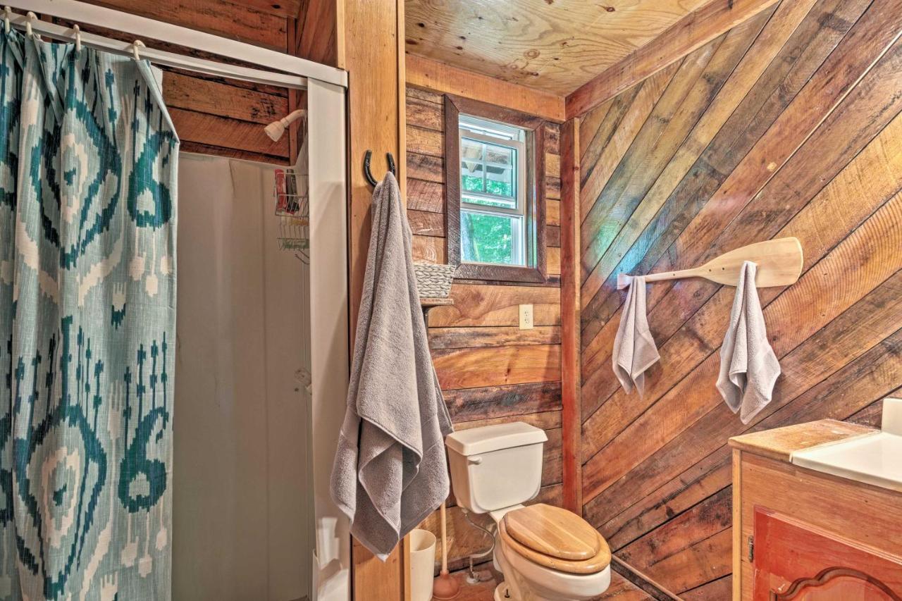 Creekside Cabin With Deck In Pisgah Forest! Barnardsville المظهر الخارجي الصورة