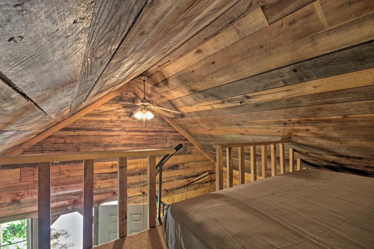 Creekside Cabin With Deck In Pisgah Forest! Barnardsville المظهر الخارجي الصورة